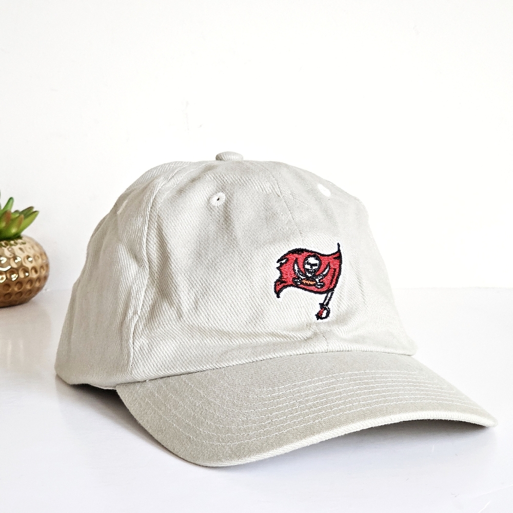 Vintage NFL Tampa Bay Bucs Hat Y2K Buccaneers Khaki Strapback Cotton Cap